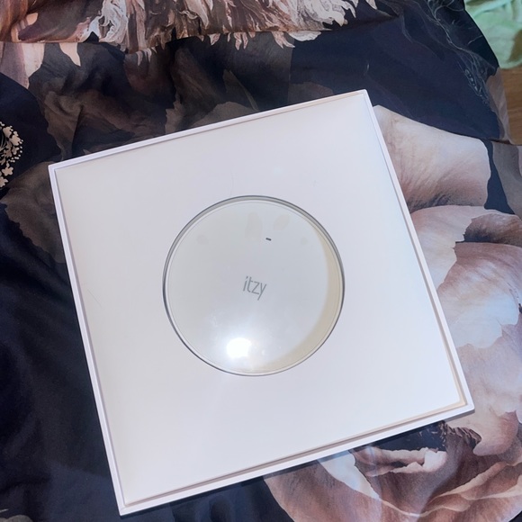 Itzy official light ring by JYP Entertainment kpop - Picture 7 of 7